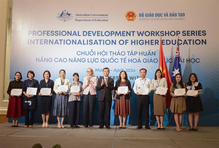 Cán bộ Trường Đại học Công nghiệp Hà Nội tham gia chuỗi hội thảo tập huấn nâng cao năng lực quốc tế hóa giáo dục đại học