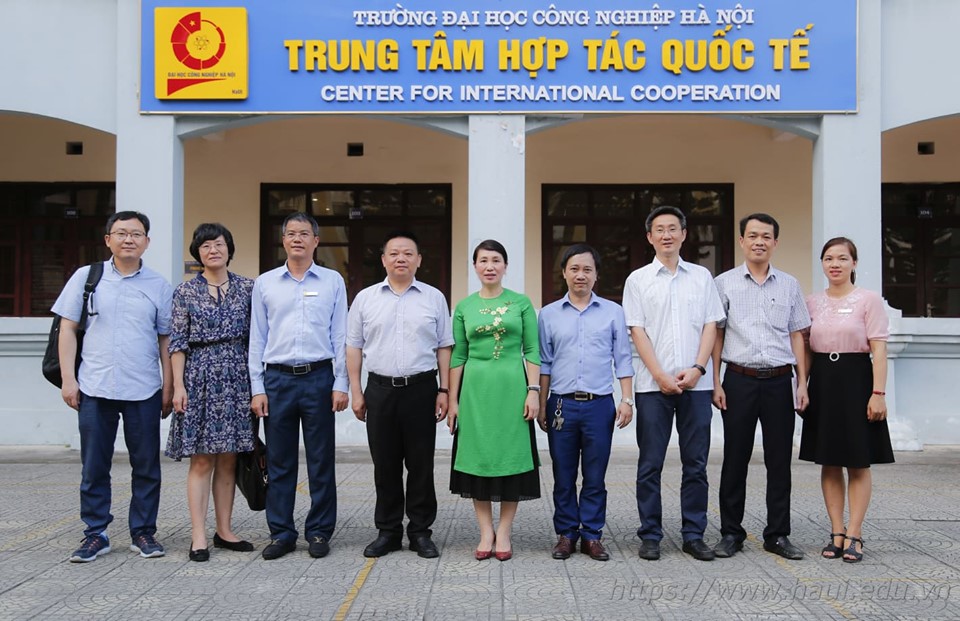 Trường Đại học Hồ Nam, Trung Quốc tới thăm và làm việc với Trường Đại học Công nghiệp Hà Nội