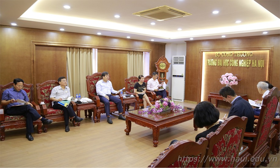 JICA experts paid a working visit to Hanoi University of Industry