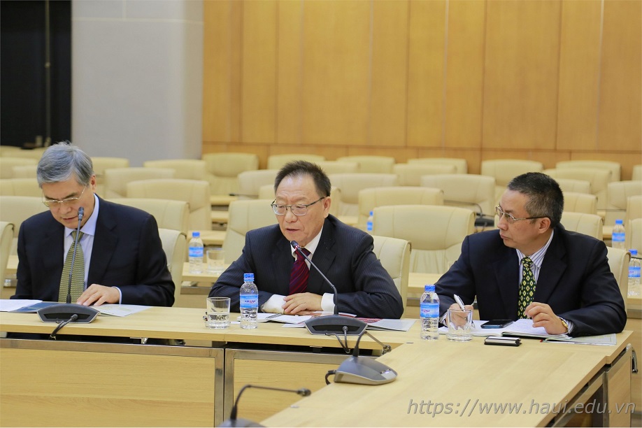 Trường Đại học Công nghiệp Hà Nội làm việc với đoàn đại biểu Hiệp hội Cơ khí Trung Quốc