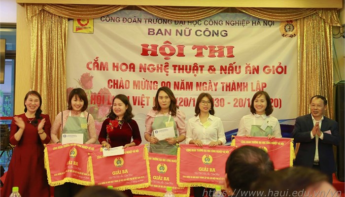 Hội thi cắm hoa, nấu ăn, chào mừng kỷ niệm 90 năm ngày thành lập Hội liên hiệp Phụ nữ Việt Nam