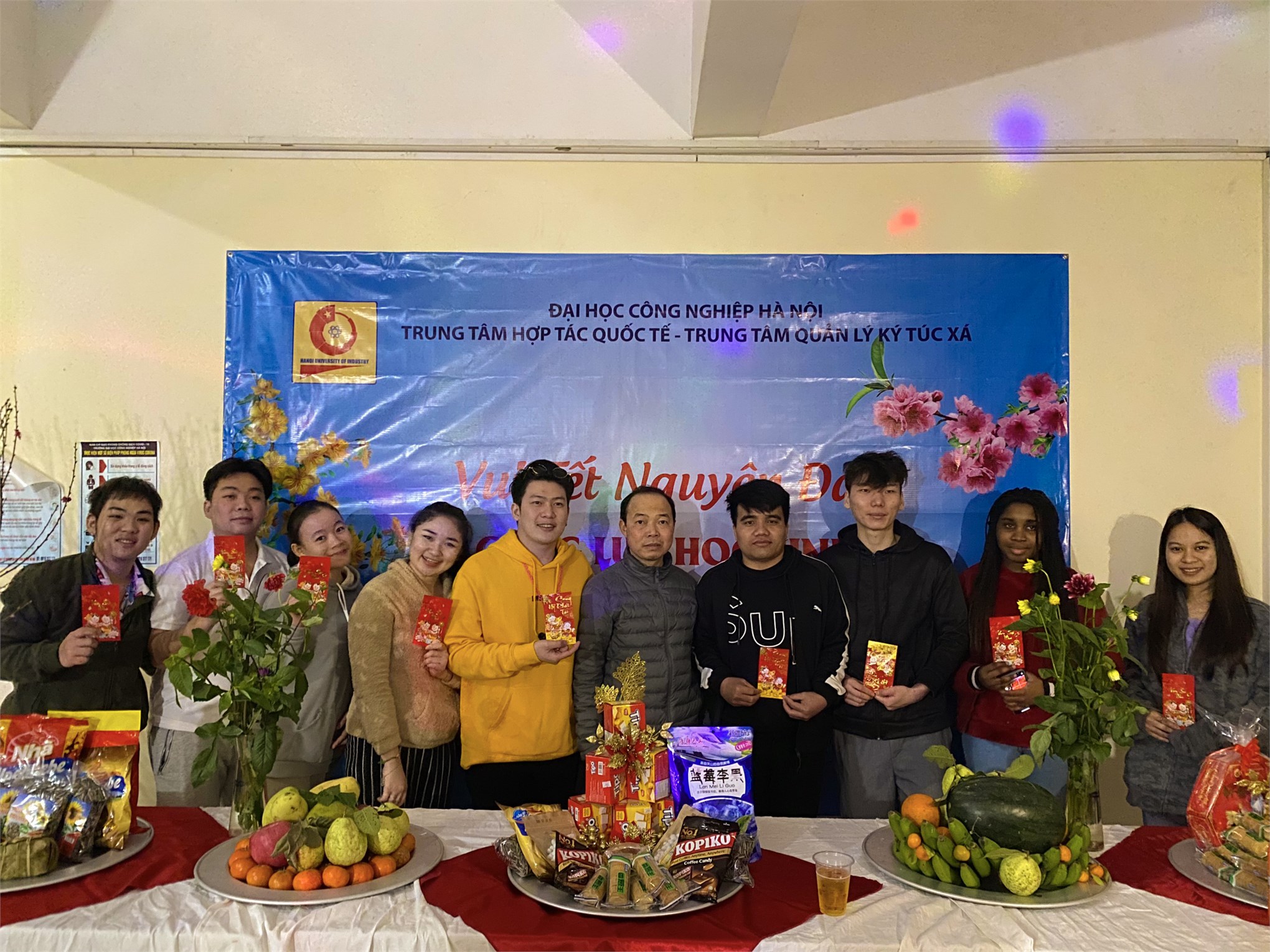 Đại học Công nghiệp Hà Nội tổ chức Tết cho lưu học sinh quốc tế