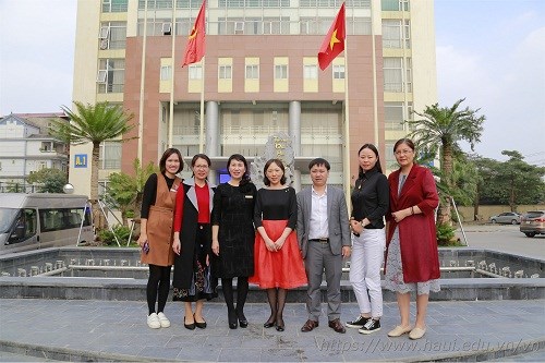 Học viện Công nghệ Trung Nguyên (Trung Quốc) tới thăm và trao đổi hợp tác với Trường Đại học Công nghiệp Hà Nội