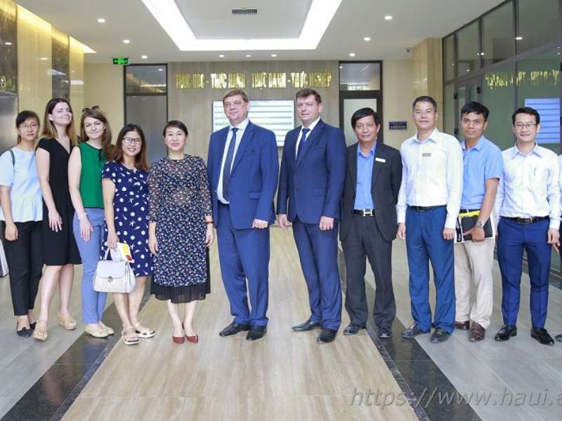 Trường Đại học Công nghiệp Hà Nội làm việc với đoàn công tác các trường Đại học của Liên Bang Nga