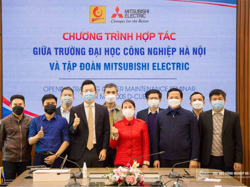 Hợp tác phát triển: Lễ bàn giao thiết bị của Công ty TNHH Mitsubishi Electric Việt Nam