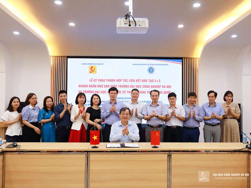 Lễ ký kết thỏa thuận hợp tác đào tạo giữa Trường Đại học Công nghiệp Hà Nội và Trường Đại học Khoa học Kỹ thuật Quảng Tây